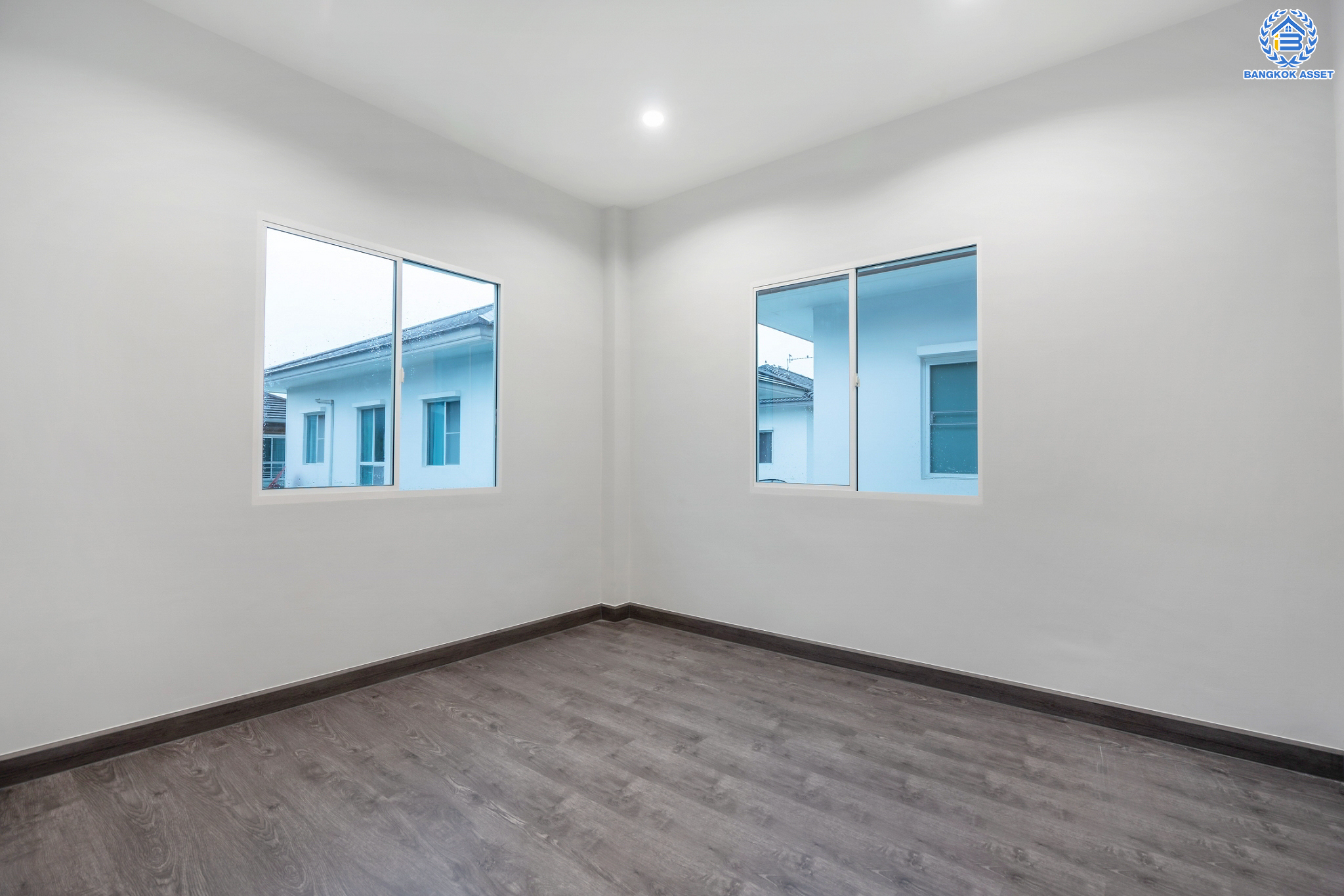 บ้านแฝดมือสองนนทบุรี ม.เดอะคลัสเตอร์วิลล์4 ราชพฤกษ์-สิรินธร เนื้อที่ 40.5 ตร.ว. ฟังก์ชันระดับบ้านเดี่ยว 3 ห้องนอน 3 ห้องน้ำ จอดรถได้ 2 คัน พร้อมพื้นที่ใช้สอย 150 ตร.ม. Facilitie ครบครัน การเดินทางสะดวก ใกล้วงเวียนพระรามห้า, The Walk และจุดขึ้นทางด่วน "ศรีรัช"...